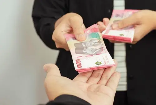 Jebakan Rentenir? Tenang, Ada Jalan Keluar! 1 Jebakan Rentenir? Tenang, Ada Jalan Keluar!