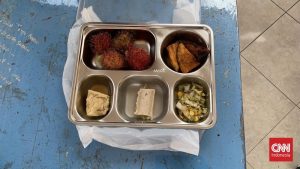 Keracunan Massal Siswa: DPR Desak Sanksi Pedas Penyedia MBG!