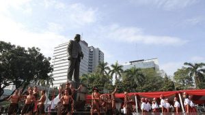 Patung MH Thamrin Terlalu Mungil? Gubernur DKI Bereaksi!