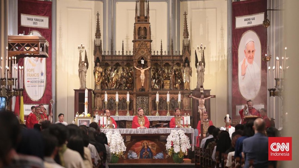 Duka Mendalam: 9 Hari Doa untuk Paus Fransiskus! 1 Duka Mendalam: 9 Hari Doa untuk Paus Fransiskus!