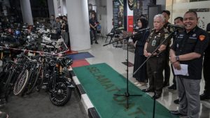 Mantan Miss Indonesia Diduga Terima Suap Miliaran!