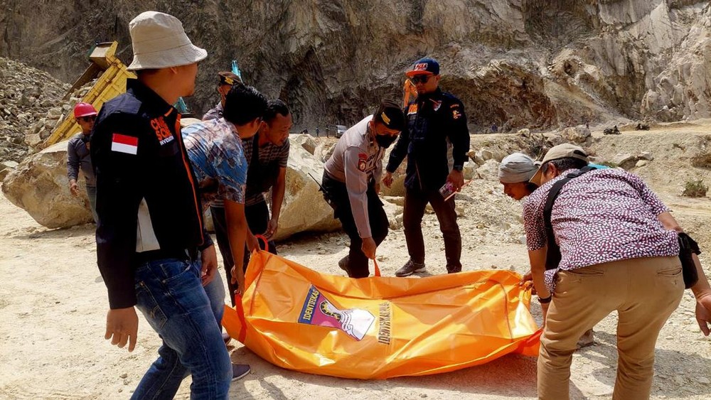 Tragedi Tambang Cirebon: Korban Tewas Tembus 10 Jiwa! 1 Tragedi Tambang Cirebon: Korban Tewas Tembus 10 Jiwa!