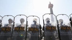 TNI Kerahkan Pasukan ke Kejaksaan? Koalisi Sipil Murka!