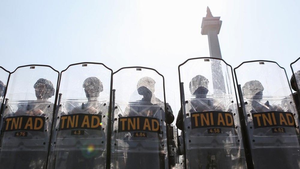 TNI Kerahkan Pasukan ke Kejaksaan? Koalisi Sipil Murka!