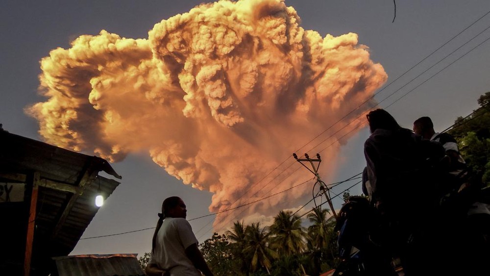 Lewotobi Meletus! Warga Sekitar Diimbau Waspada! 1 Lewotobi Meletus! Warga Sekitar Diimbau Waspada!