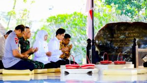 Gibran Ziarah Makam Bung Karno, Respon PDIP Mengejutkan!