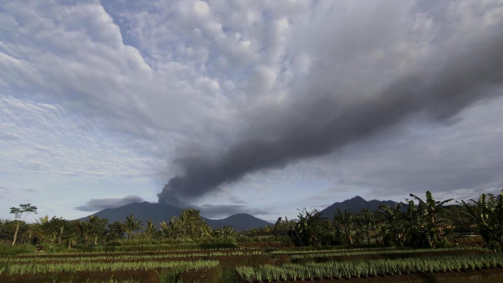 Gunung Raung Meletus Dahsyat! Warga Diimbau Waspada