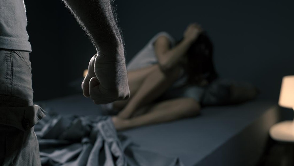 ART Dipaksa Makan Kotoran! Majikannya Ditangkap!