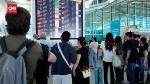 Gunung Meletus! Ribuan Penumpang Terlantar!