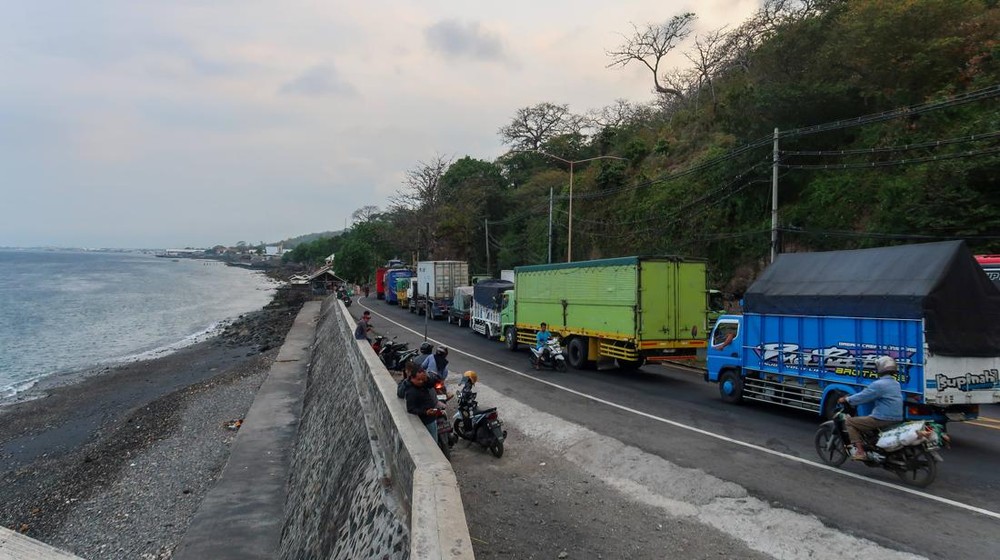 Macet Parah Ketapang:  Penyebabnya Bikin Geleng Kepala!
