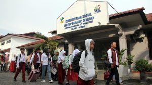 Sekolah Gratis Bikin Heboh!