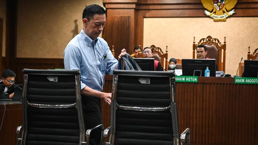 Rahasia Besar Kasus Tom Lembong: Jokowi & Rini Tak Hadir!