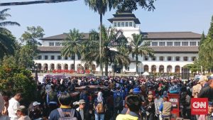 Kebijakan Dedi Mulyadi: Banjir Protes dari Warga Jabar!