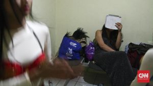 Heboh! Waria Ikut Gerak Jalan 17-an?