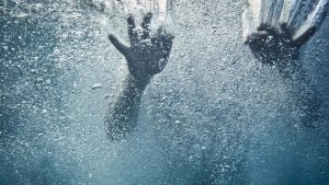 Tragedi di Sungai Belumai: Kakek dan Cucu Hilang Terseret Arus!