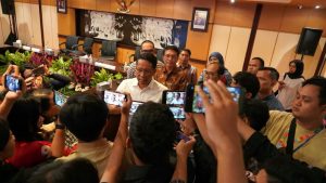 Amnesti Massal Prabowo: Kejutan Hasto & Yulius Paonganan!