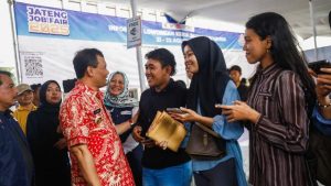 Ribuan Pencari Kerja Berebut 6.650 Lowongan!