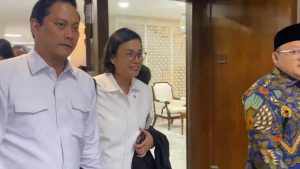 Sri Mulyani Bantah Mundur, Hadir Rapat Kabinet!