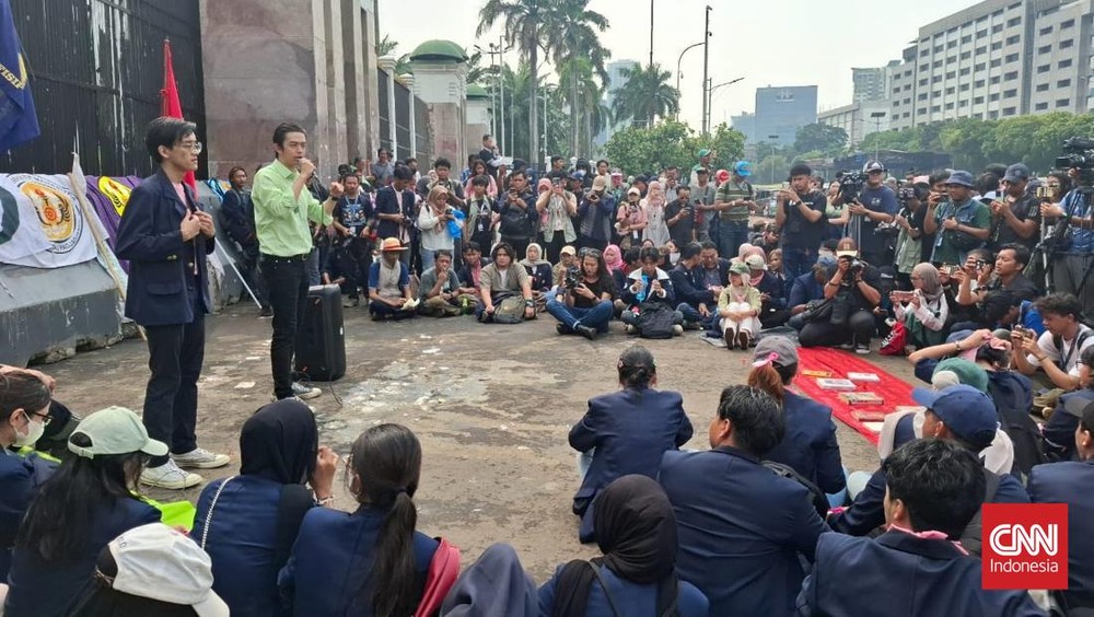 Aksi Mahasiswa Desak DPR! 17+8 Tuntutan Rakyat Jadi Sorotan