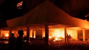Aksi Brutal Bakar DPRD Makassar: BEM Bantah Terlibat!