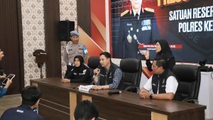 Pelajar Pegiat Literasi Ditangkap, Buku Jadi Barang Bukti!