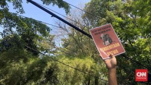 Bandung Zoo Tutup, Karyawan Demo!