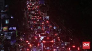 Macet Parah! Jalan Gatot Subroto Lumpuh Total!
