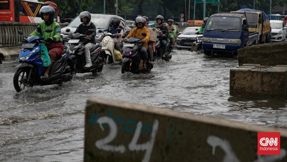 Jakarta Tenggelam! Banjir Kepung Puluhan RT 1 Jakarta Tenggelam! Banjir Kepung Puluhan RT