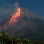 Merapi Kembali Erupsi! Awan Panas Mengarah ke Barat Daya
