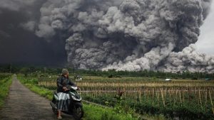 Semeru Mengamuk! Ijazah Asrul Sani Terkuak?