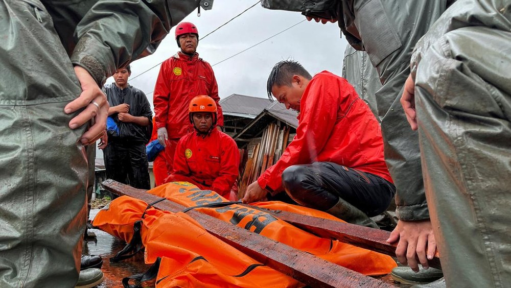 Agam Berduka: Korban Banjir Maut Melonjak! 1 Agam Berduka: Korban Banjir Maut Melonjak!