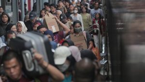 Waspada! Jutaan Warga Bergerak, Cuaca Ekstrem Mengintai Nataru