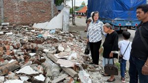 Rumah Dirampas Ormas, Nenek Elina Lawan Balik!