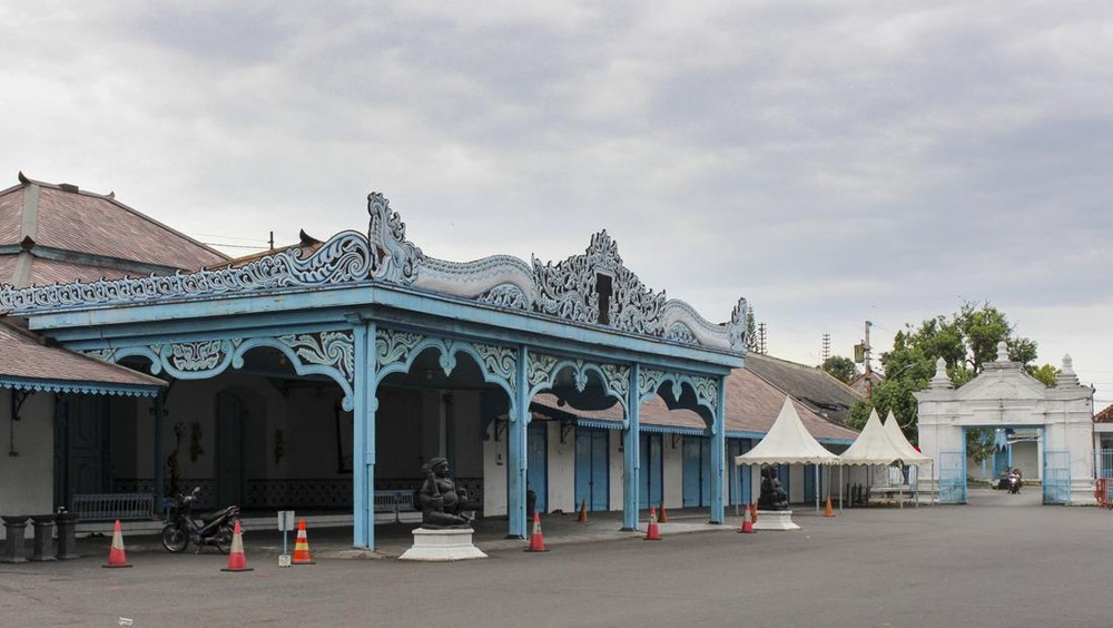 KERATON SOLO MEMANAS! Petugas BPK Diusir, Gembok Diganti! 1 KERATON SOLO MEMANAS! Petugas BPK Diusir, Gembok Diganti!