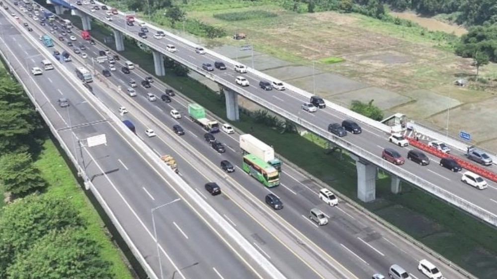 MBZ Jakarta Padat Merayap! 36 Ribu Kendaraan Serbu Ibu Kota!