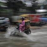 Jakarta Tenggelam! Banjir Landa Puluhan Titik