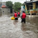 Jakarta Lumpuh! Banjir Kepung Puluhan Titik