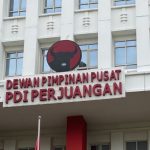 suaramedia.id -  Partai Demokrasi Indonesia Perjuangan (PDIP) diprediksi akan mengambil peran sebagai oposisi total sekitar satu setengah tahun sebelum gelaran Pemilihan Umum (Pemilu) 2029. Pernyataan mengejutkan ini disampaikan oleh Ubedilah Badrun, seorang analis sosial politik terkemuka dari Universitas Negeri Jakarta (UNJ).