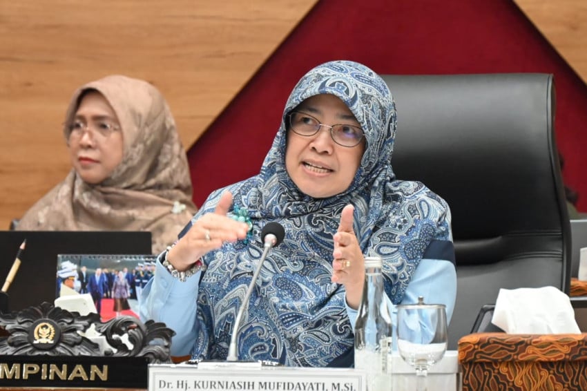 THR Guru Honorer: DPR Bersuara, Kesejahteraan Terancam? 1 THR Guru Honorer: DPR Bersuara, Kesejahteraan Terancam?