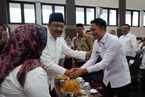 Bukan Bupati! Mensos Gus Ipul Bongkar Penentu Bansos Tepat Sasaran!