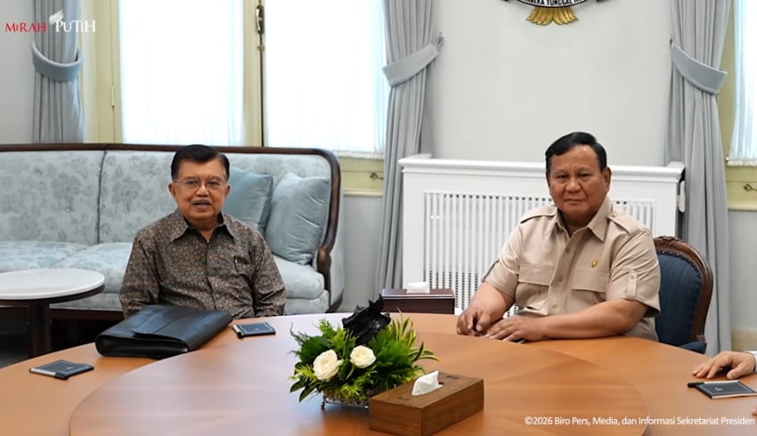 Panggung Politik Memanas: Dari Istana hingga Jalanan!