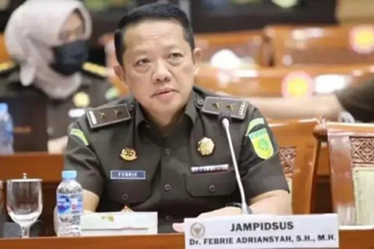 Suara Media 3 Geger! Eks Jampidsus Febrie Adriansyah Jadi Tersangka Korupsi & TPPU!