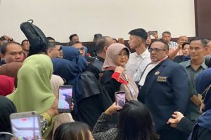 TERKUAK! Dokter Tifa Tolak Mentah-mentah Tawaran Damai Jokowi!