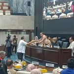 DPR Ditegur Keras! RUU Ketenagakerjaan Jangan 'Gelap-gelapan'