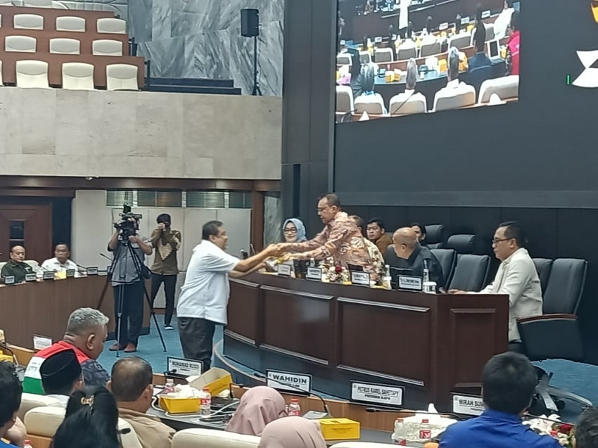 DPR Ditegur Keras! RUU Ketenagakerjaan Jangan 'Gelap-gelapan'