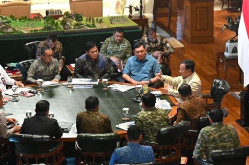 Hambalang Geger! Prabowo Rapat Krusial: Karhutla & Dayak TNI