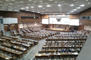 Suara Media 18 Geger! Anggota DPR Masuk Daftar Miskin, Protes Keras!