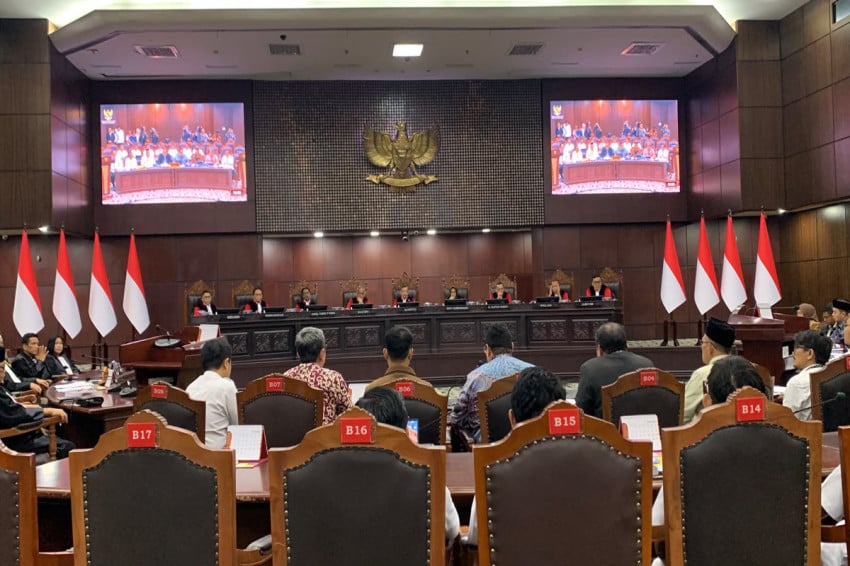 MK Dianggap Tak Berwenang Adili Gugatan Denny!