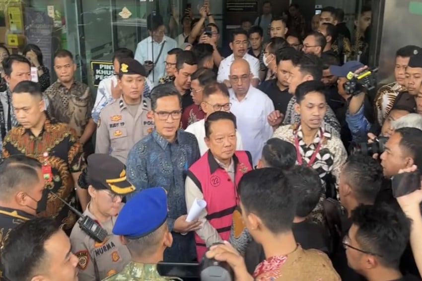 Suara Media 3 Febrie Adriansyah: Presiden Prabowo Disuapi Informasi Sesat?