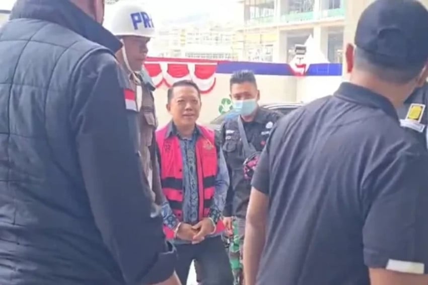 Skandal Emas Rp543 M: Eks Jampidsus Febrie Dilimpahkan! 1 Skandal Emas Rp543 M: Eks Jampidsus Febrie Dilimpahkan!